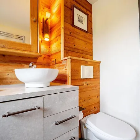 Cozy Family Apartment - 3 Bedrooms *